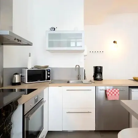 Magnifique 2 Pieces - Plein Centre - Tram 1 Min Apartment *
